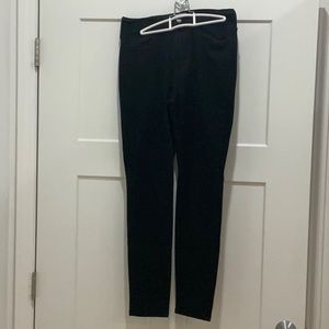 Great pair of Judy Blue skinny fit jeans in EGUC